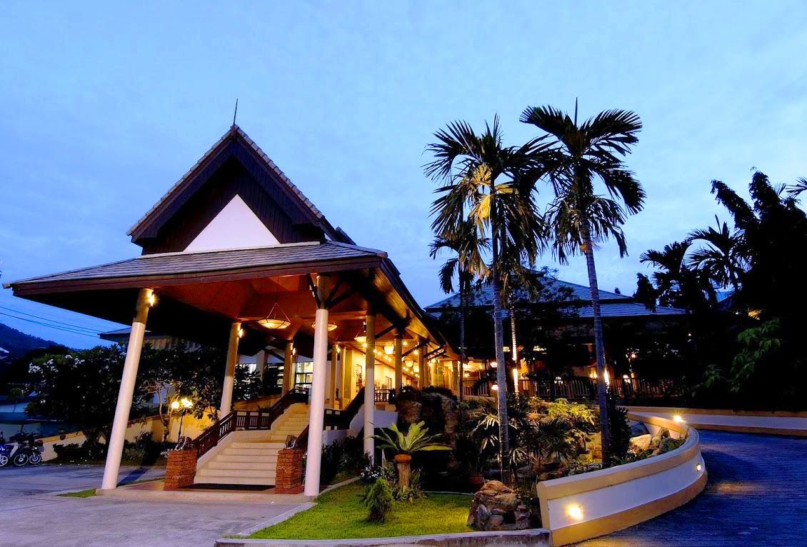 Thara Patong Beach Resort & Spa Exteriör bild