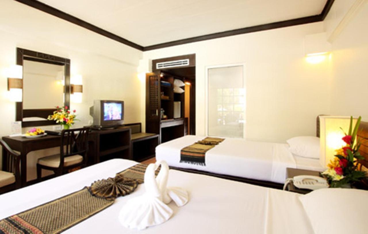 Thara Patong Beach Resort & Spa Rum bild